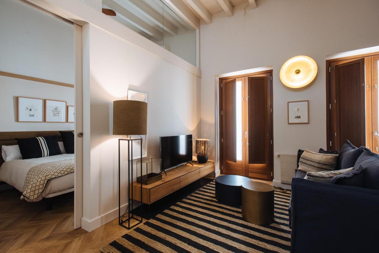 R26 Suites Sevilla Room photo